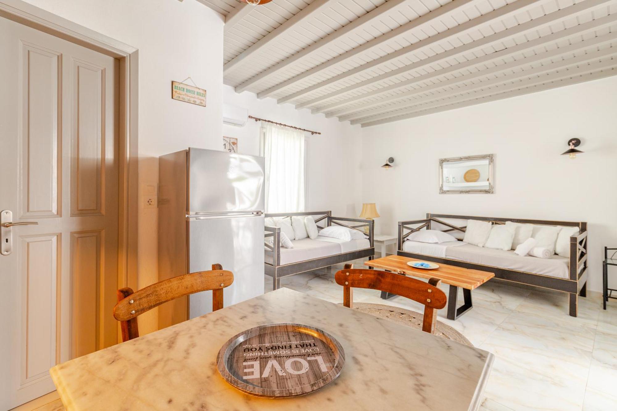 Elenitas Beach House In Ornos Exterior foto